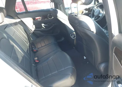 2018 Mercedes-Benz Glc 300 from USA, damaged, VIN WDC0G4JB7JF307306